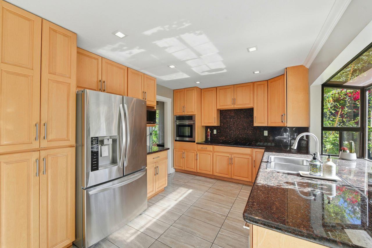 Detail Gallery Image 13 of 44 For 4802 Rio Vista Ave, San Jose,  CA 95129 - 4 Beds | 3/1 Baths