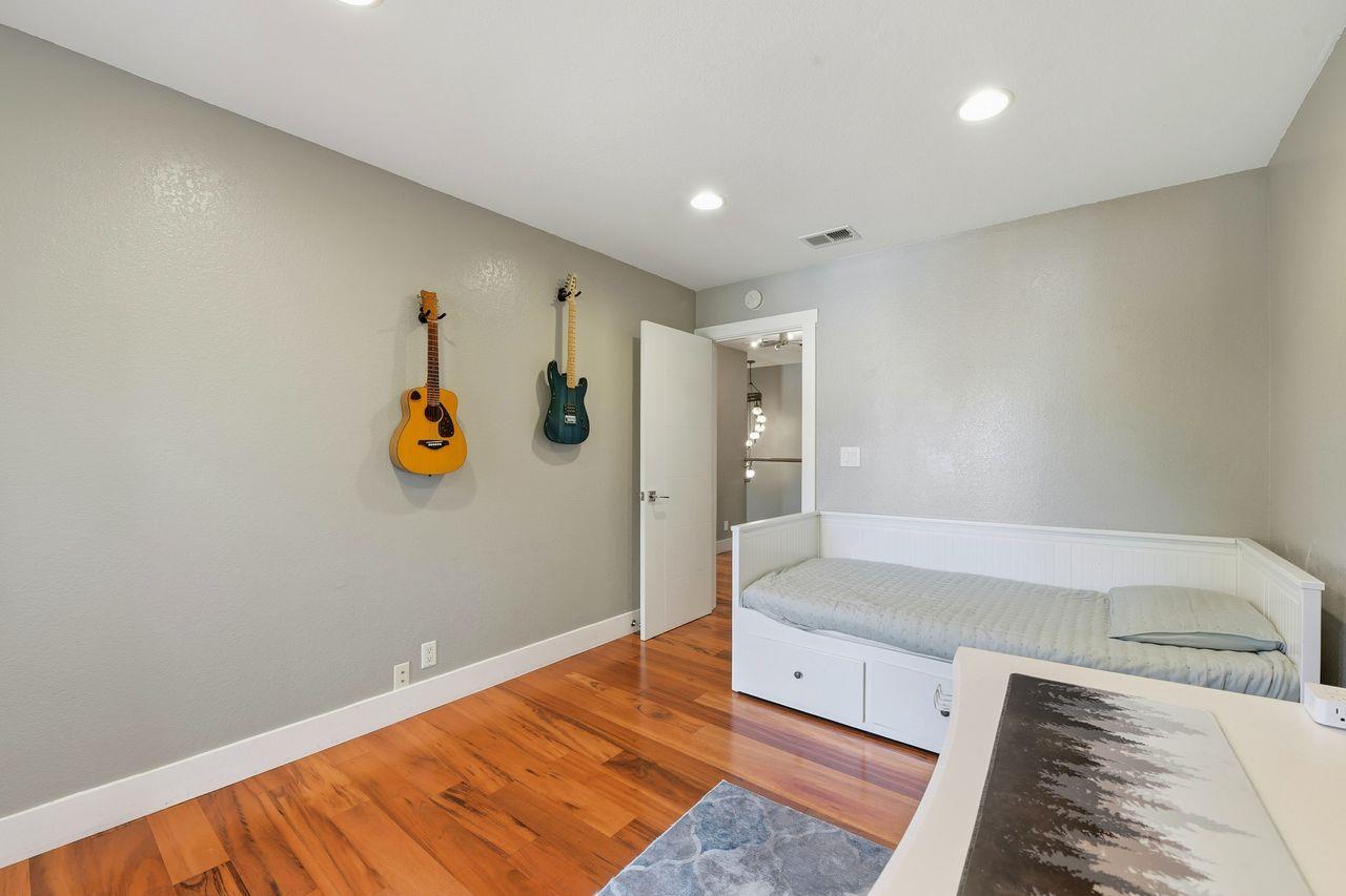 Detail Gallery Image 24 of 44 For 4802 Rio Vista Ave, San Jose,  CA 95129 - 4 Beds | 3/1 Baths