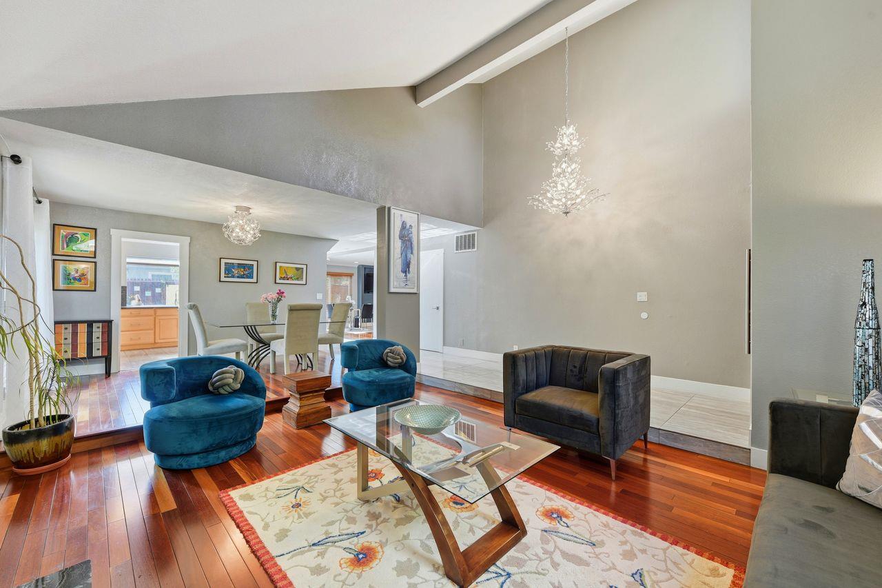 Detail Gallery Image 3 of 44 For 4802 Rio Vista Ave, San Jose,  CA 95129 - 4 Beds | 3/1 Baths