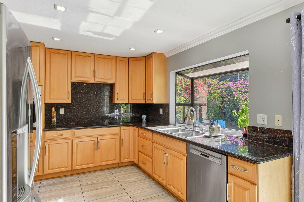 Detail Gallery Image 4 of 44 For 4802 Rio Vista Ave, San Jose,  CA 95129 - 4 Beds | 3/1 Baths