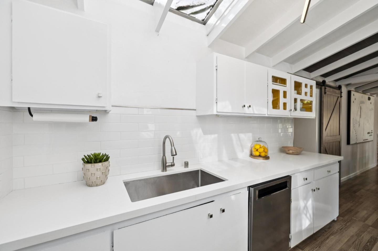 Detail Gallery Image 16 of 25 For 76 Old Spanish Trl, Portola Valley,  CA 94028 - 2 Beds | 2 Baths