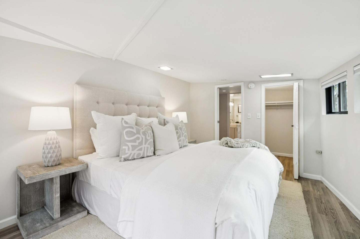 Detail Gallery Image 20 of 25 For 76 Old Spanish Trl, Portola Valley,  CA 94028 - 2 Beds | 2 Baths