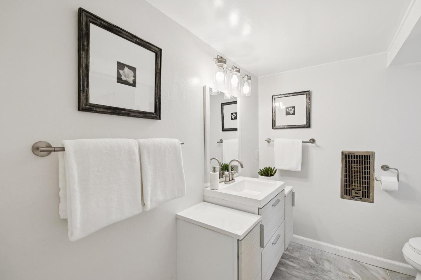 Detail Gallery Image 21 of 25 For 76 Old Spanish Trl, Portola Valley,  CA 94028 - 2 Beds | 2 Baths