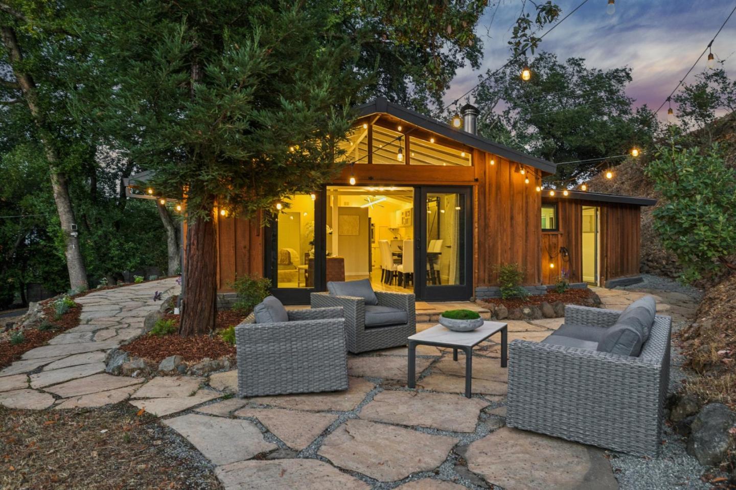 Detail Gallery Image 9 of 25 For 76 Old Spanish Trl, Portola Valley,  CA 94028 - 2 Beds | 2 Baths