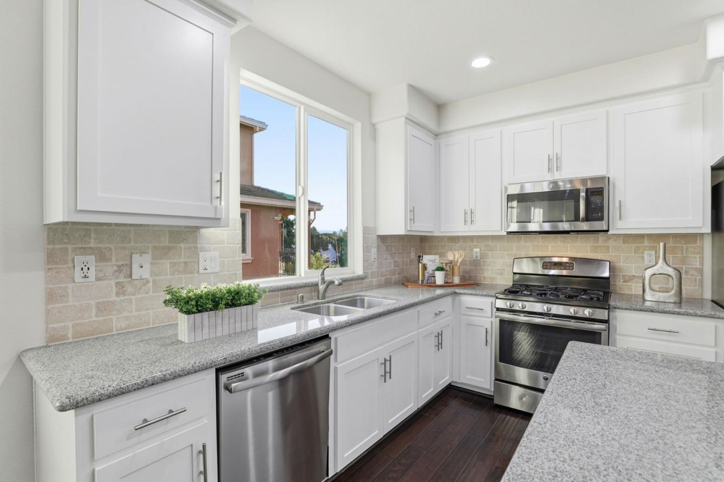 Detail Gallery Image 10 of 39 For 2037 Lee Way, Milpitas,  CA 95035 - 3 Beds | 3 Baths