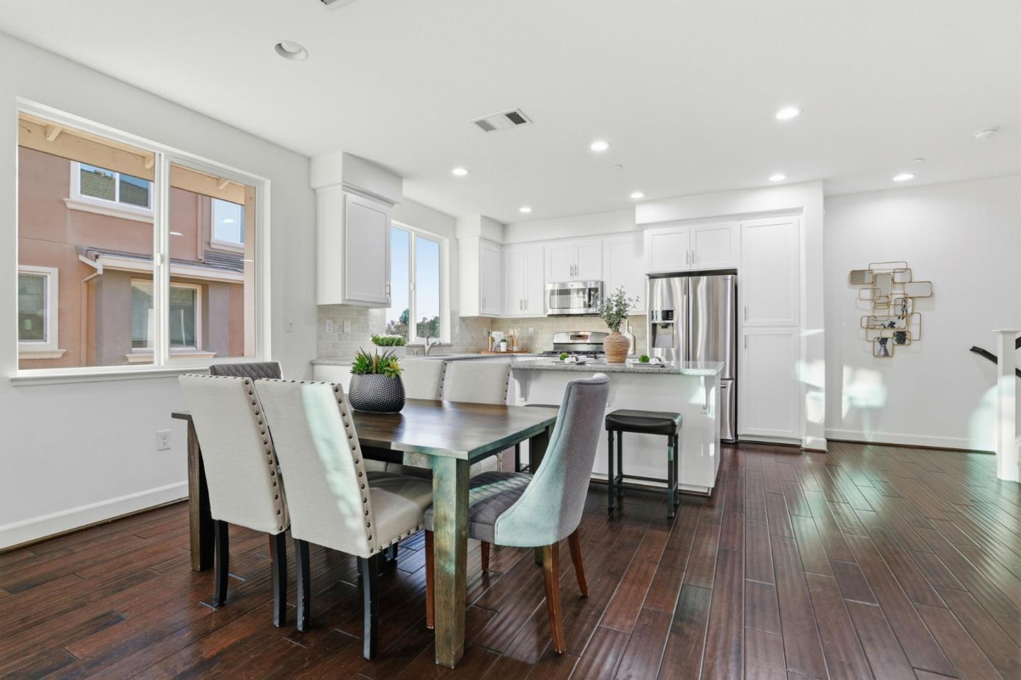 Detail Gallery Image 6 of 39 For 2037 Lee Way, Milpitas,  CA 95035 - 3 Beds | 3 Baths