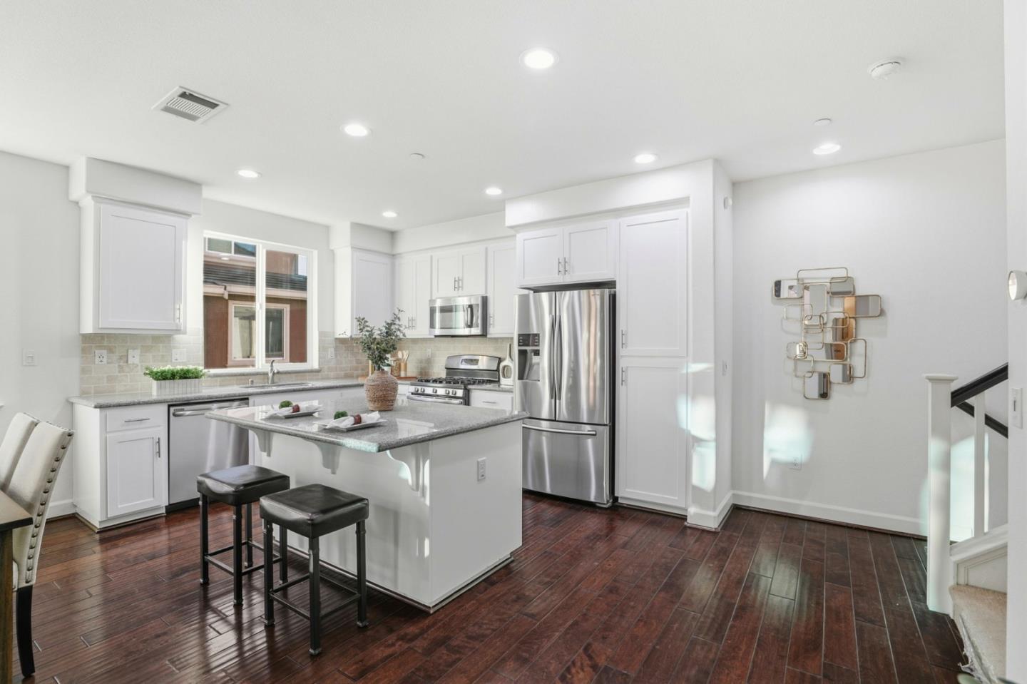 Detail Gallery Image 7 of 39 For 2037 Lee Way, Milpitas,  CA 95035 - 3 Beds | 3 Baths