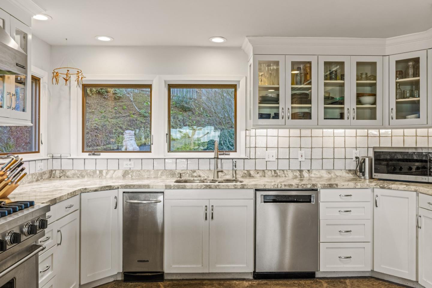 Detail Gallery Image 15 of 41 For 100 Cypress Way, Carmel,  CA 93923 - 5 Beds | 4/1 Baths