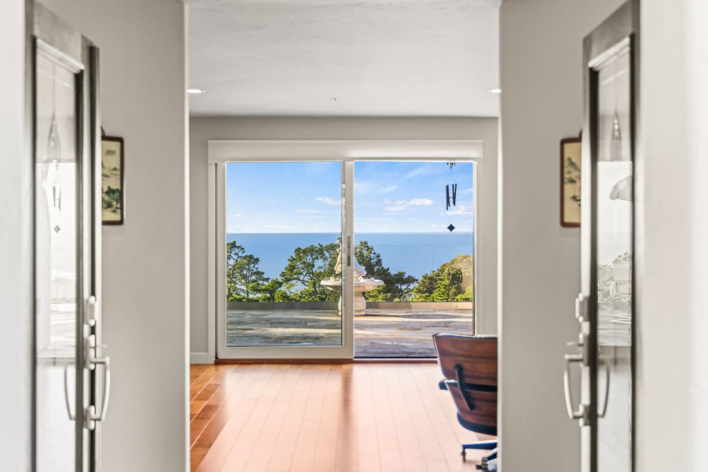 Detail Gallery Image 18 of 41 For 100 Cypress Way, Carmel,  CA 93923 - 5 Beds | 4/1 Baths