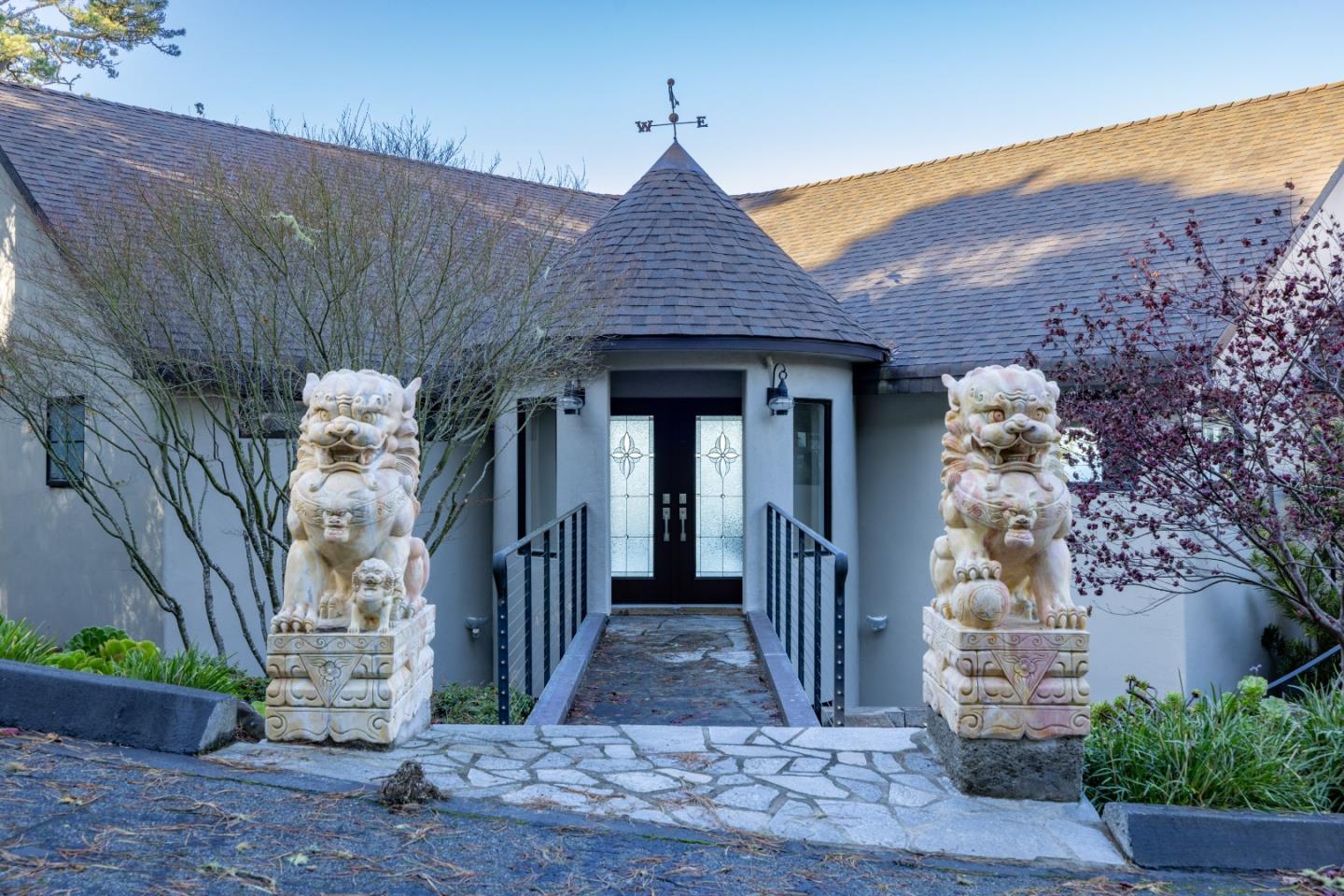 Detail Gallery Image 2 of 41 For 100 Cypress Way, Carmel,  CA 93923 - 5 Beds | 4/1 Baths