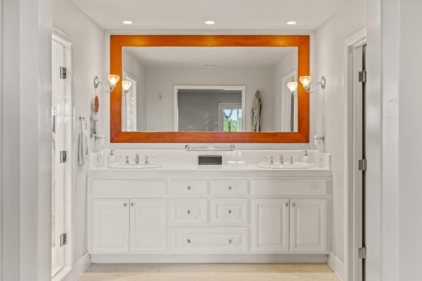 Detail Gallery Image 21 of 41 For 100 Cypress Way, Carmel,  CA 93923 - 5 Beds | 4/1 Baths