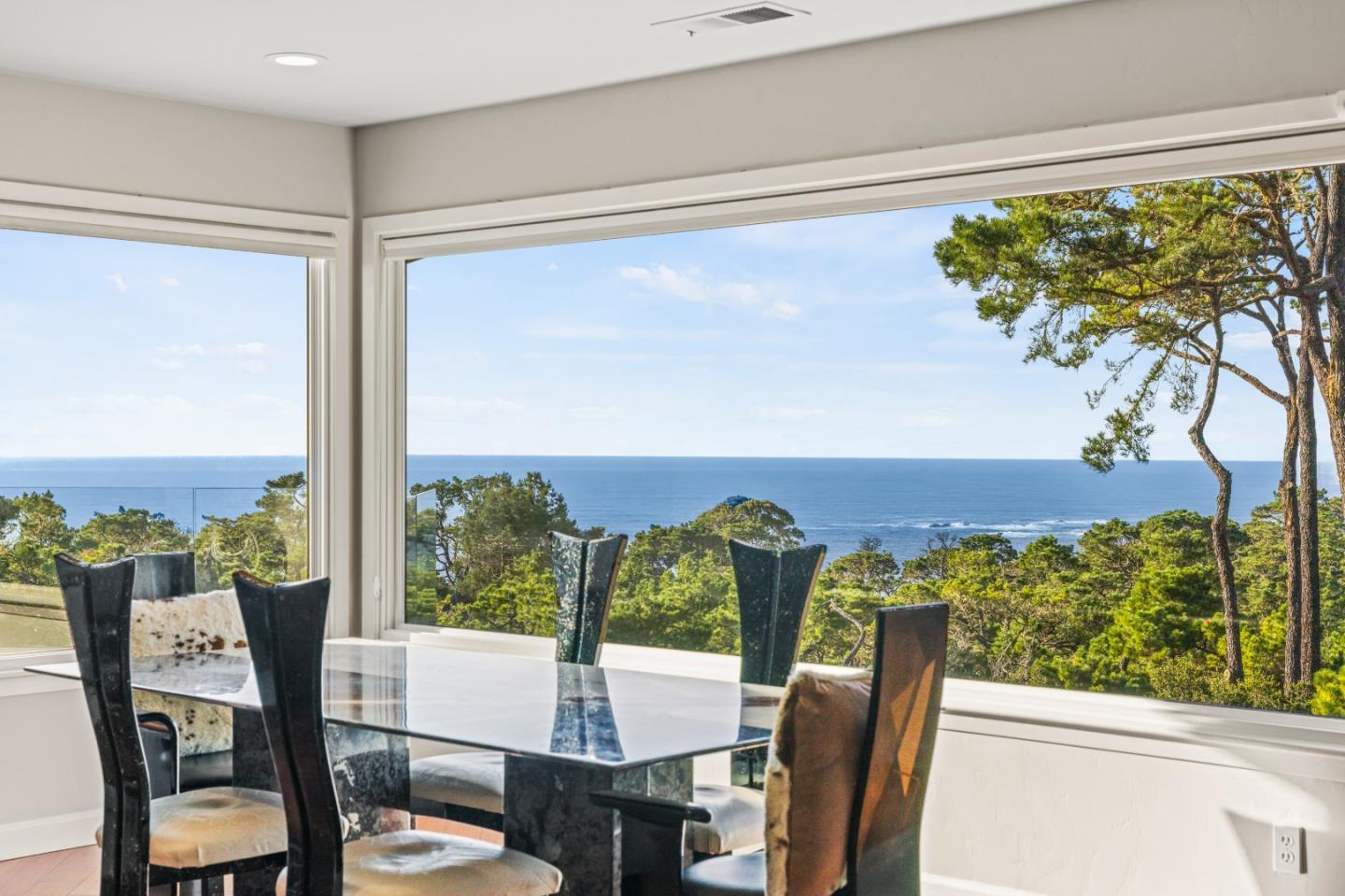 Detail Gallery Image 8 of 41 For 100 Cypress Way, Carmel,  CA 93923 - 5 Beds | 4/1 Baths