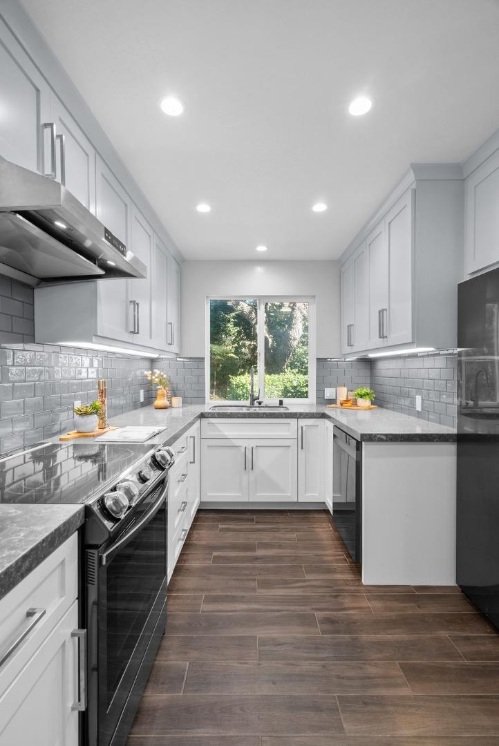 Detail Gallery Image 11 of 75 For 389 E Washington Ave, Sunnyvale,  CA 94086 - 4 Beds | 1/1 Baths