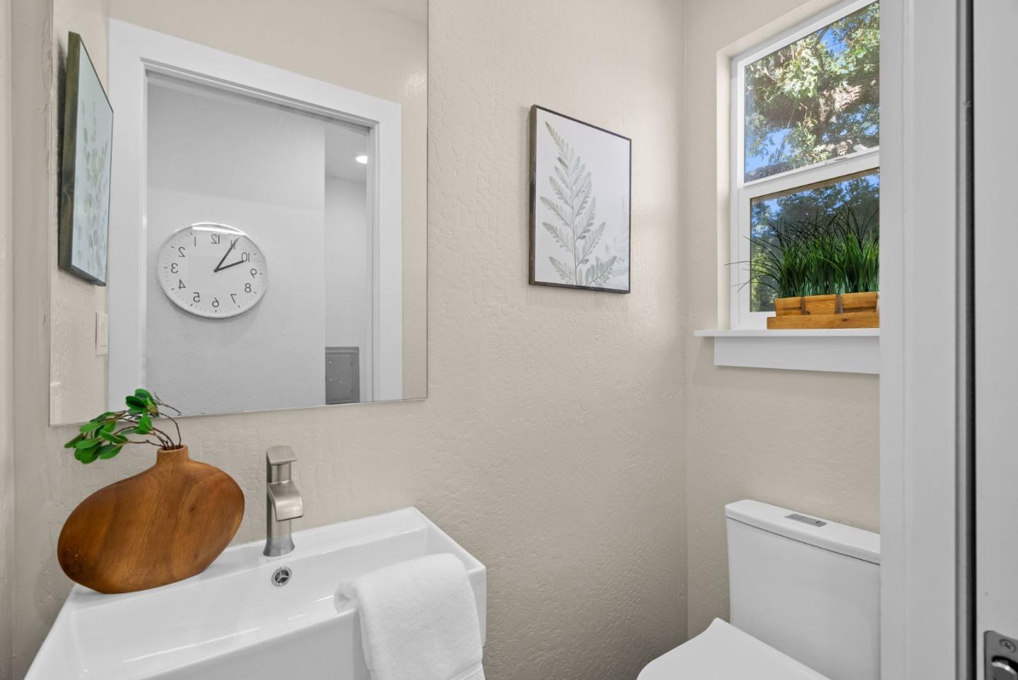 Detail Gallery Image 27 of 75 For 389 E Washington Ave, Sunnyvale,  CA 94086 - 4 Beds | 1/1 Baths