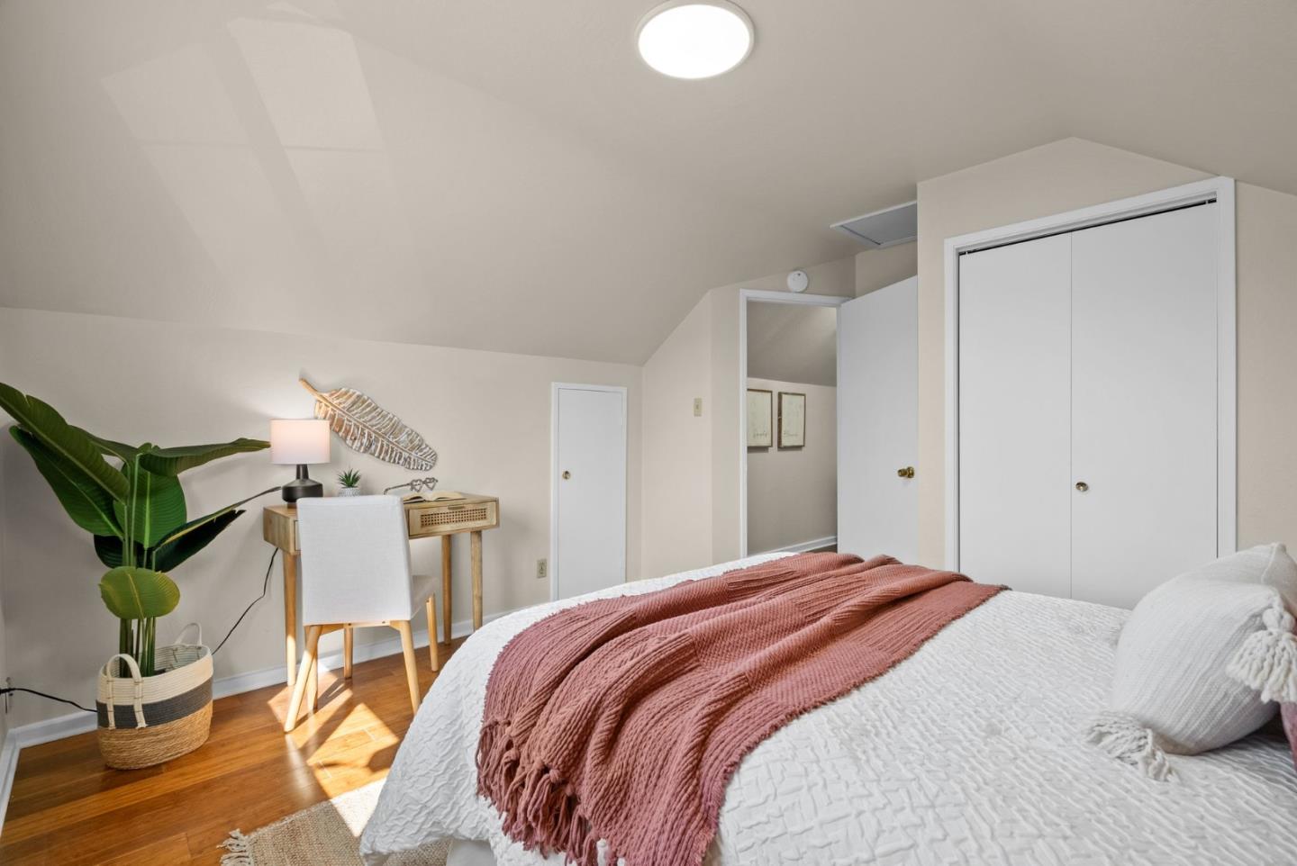 Detail Gallery Image 31 of 75 For 389 E Washington Ave, Sunnyvale,  CA 94086 - 4 Beds | 1/1 Baths