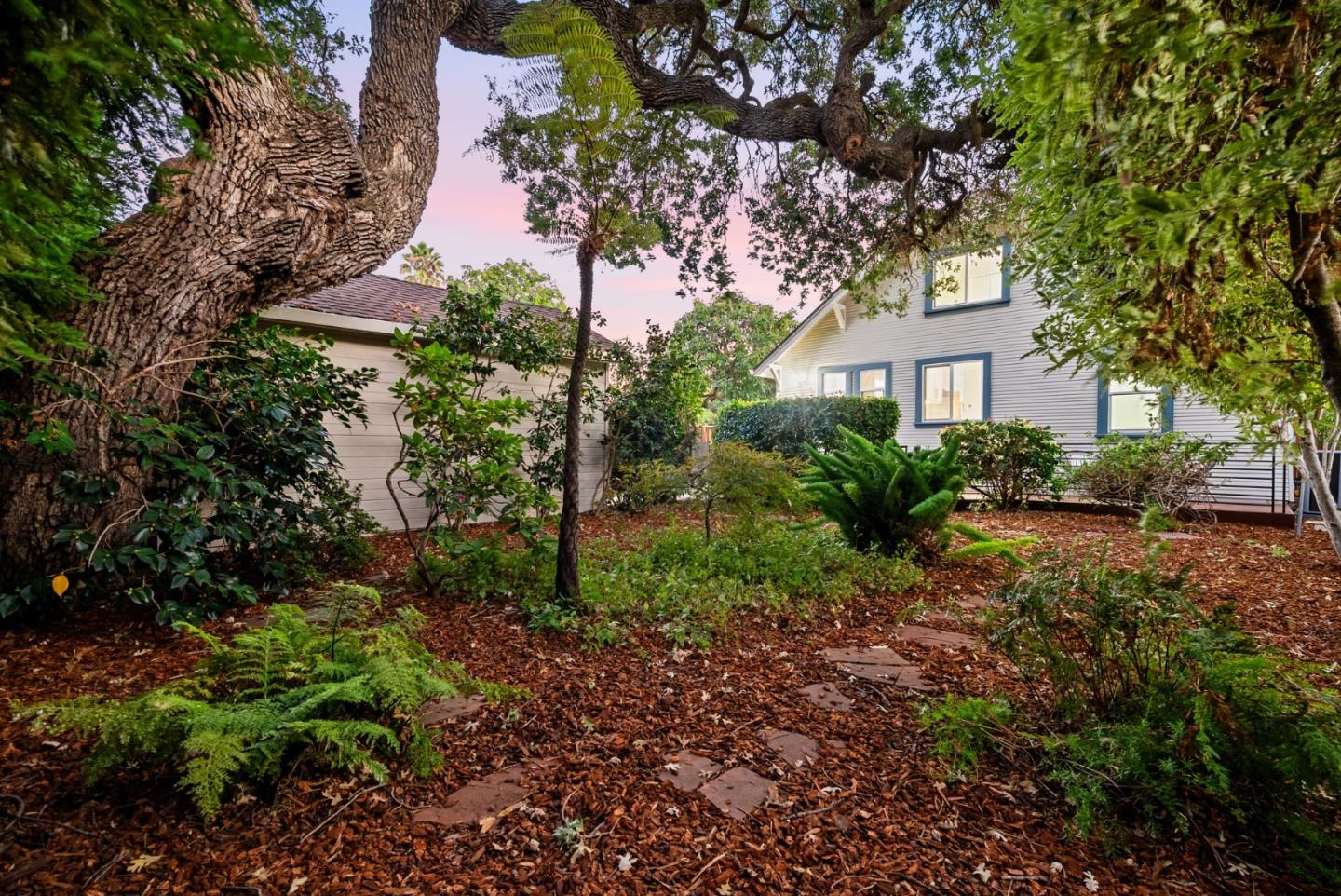 Detail Gallery Image 45 of 75 For 389 E Washington Ave, Sunnyvale,  CA 94086 - 4 Beds | 1/1 Baths