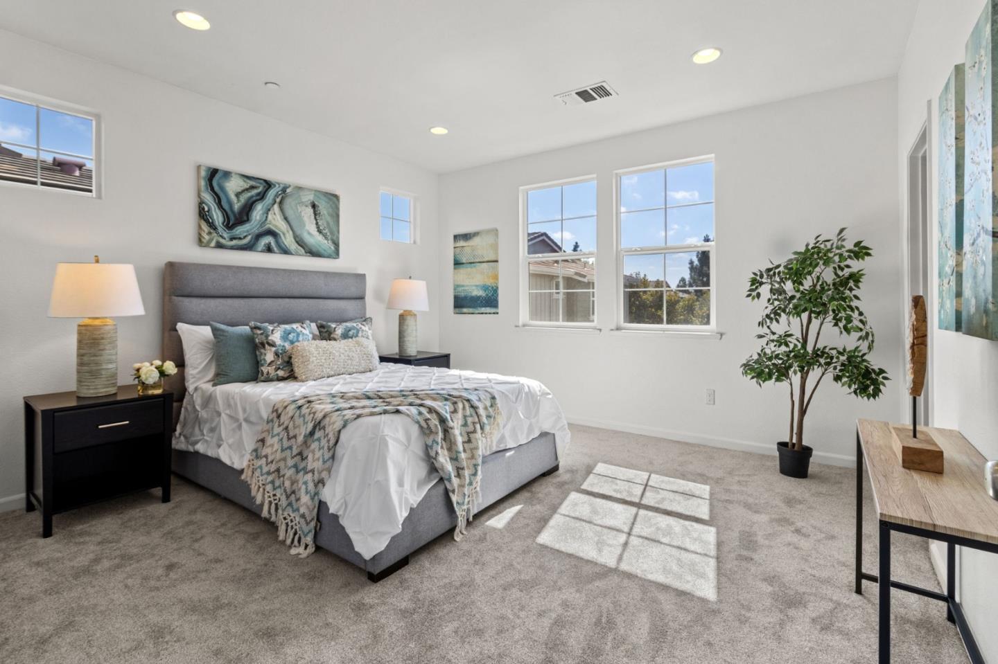 Detail Gallery Image 12 of 26 For 6630 S Mariposa Ln, Dublin,  CA 94568 - 4 Beds | 3/1 Baths