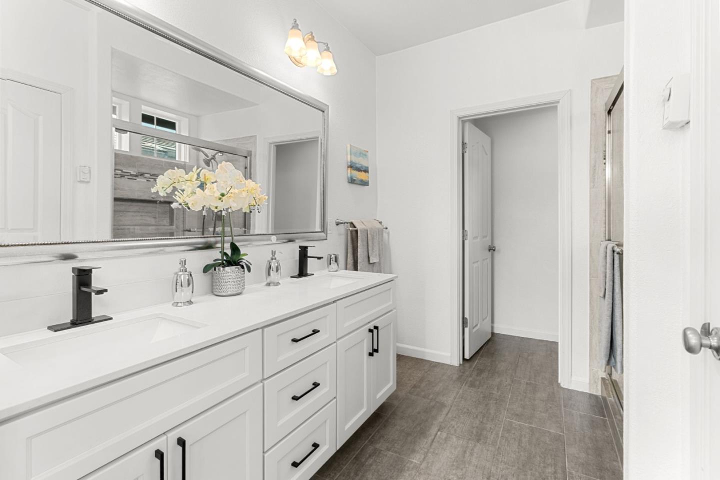 Detail Gallery Image 14 of 26 For 6630 S Mariposa Ln, Dublin,  CA 94568 - 4 Beds | 3/1 Baths