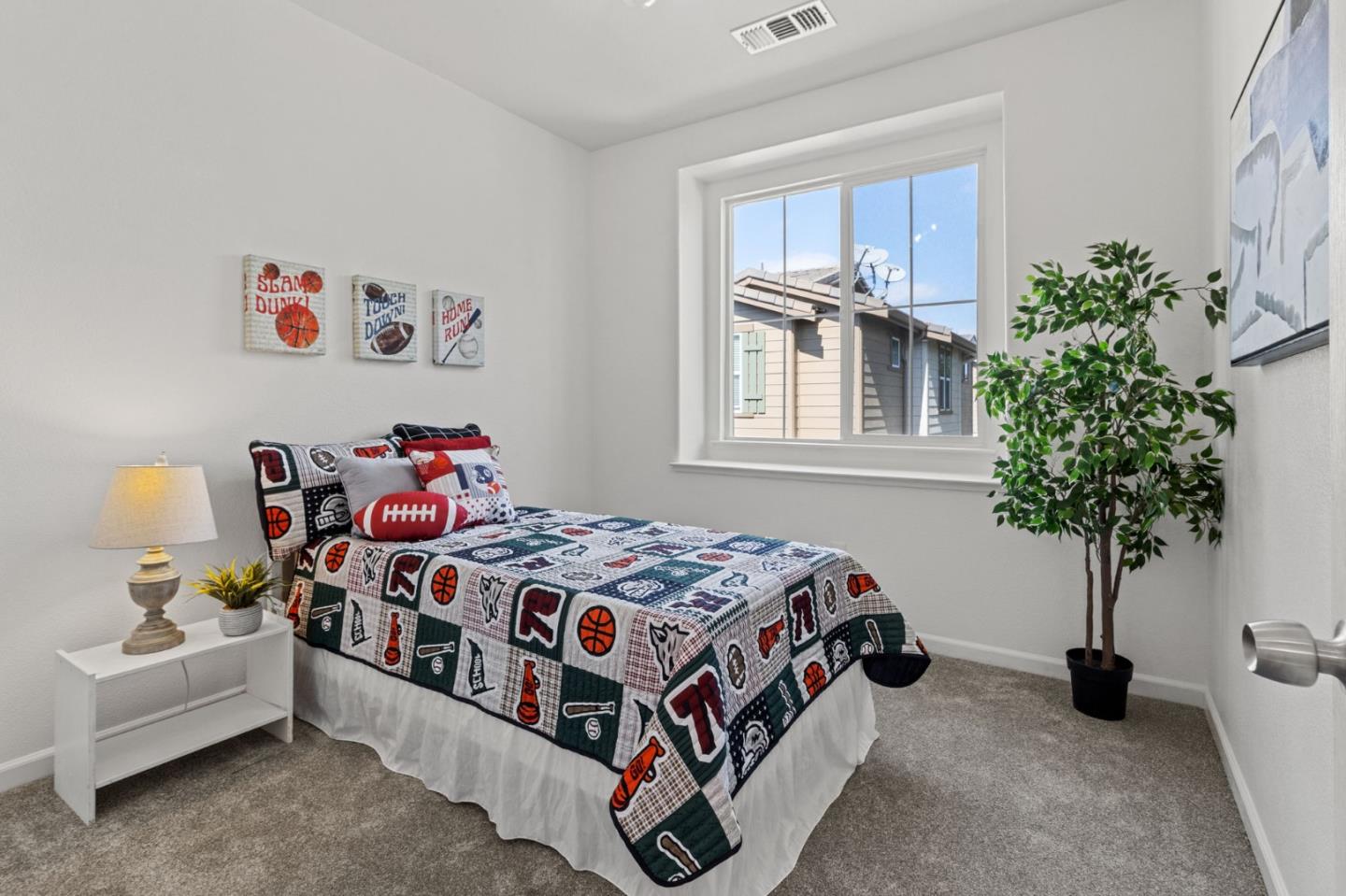 Detail Gallery Image 17 of 26 For 6630 S Mariposa Ln, Dublin,  CA 94568 - 4 Beds | 3/1 Baths