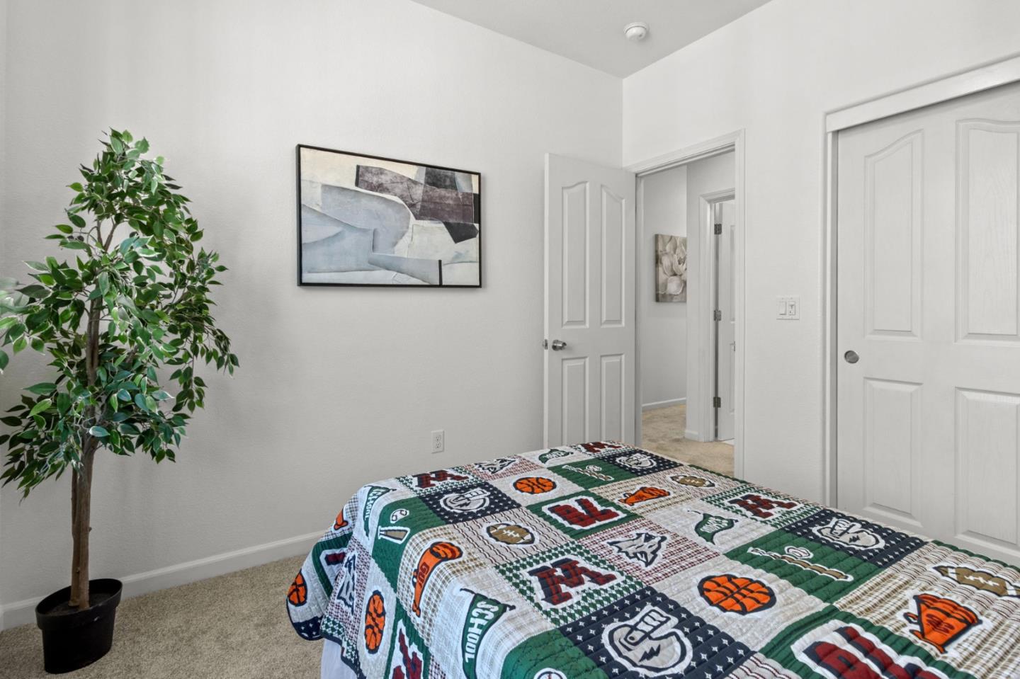 Detail Gallery Image 18 of 26 For 6630 S Mariposa Ln, Dublin,  CA 94568 - 4 Beds | 3/1 Baths