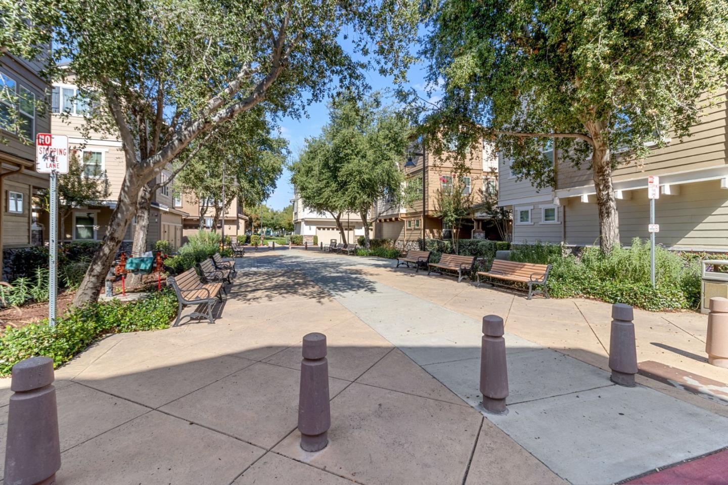 Detail Gallery Image 25 of 26 For 6630 S Mariposa Ln, Dublin,  CA 94568 - 4 Beds | 3/1 Baths