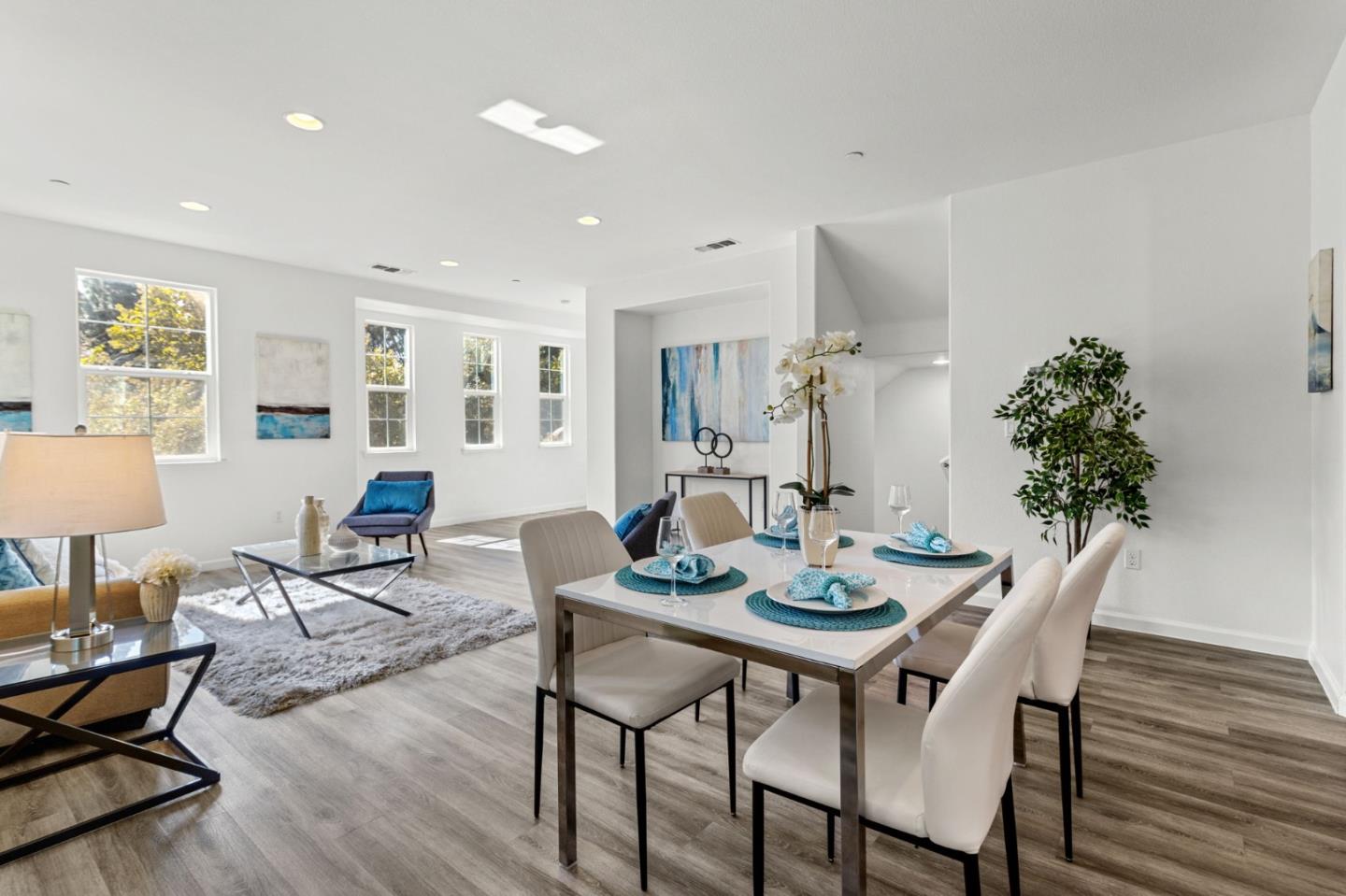 Detail Gallery Image 7 of 26 For 6630 S Mariposa Ln, Dublin,  CA 94568 - 4 Beds | 3/1 Baths