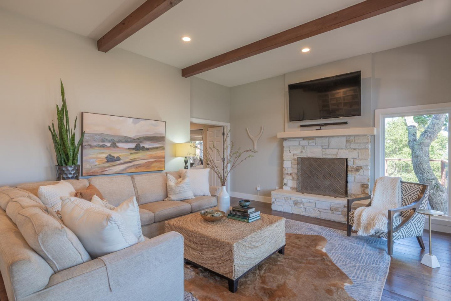 Detail Gallery Image 13 of 34 For 25530 via Paloma, Carmel,  CA 93923 - 3 Beds | 3 Baths