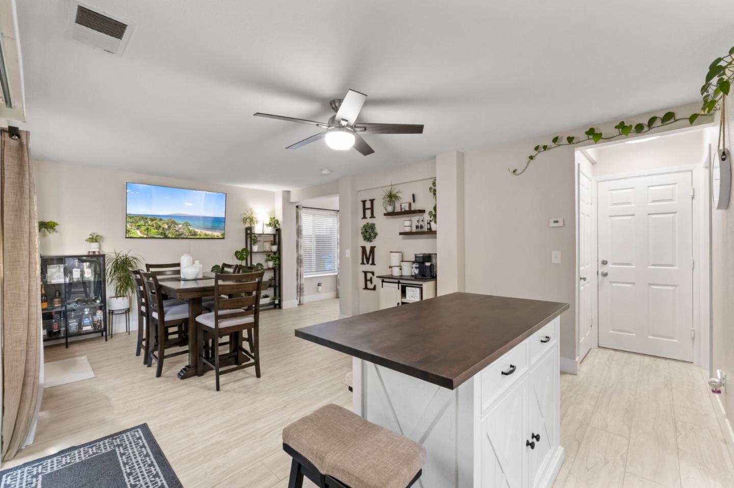 Detail Gallery Image 18 of 55 For 820 Woodcreek Way, Gilroy,  CA 95020 - 4 Beds | 2/1 Baths