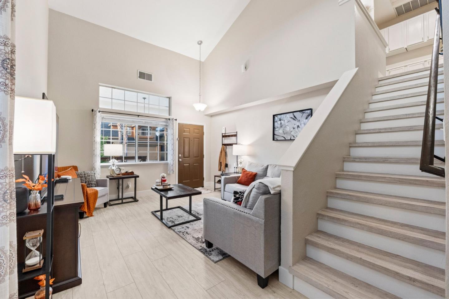 Detail Gallery Image 9 of 55 For 820 Woodcreek Way, Gilroy,  CA 95020 - 4 Beds | 2/1 Baths