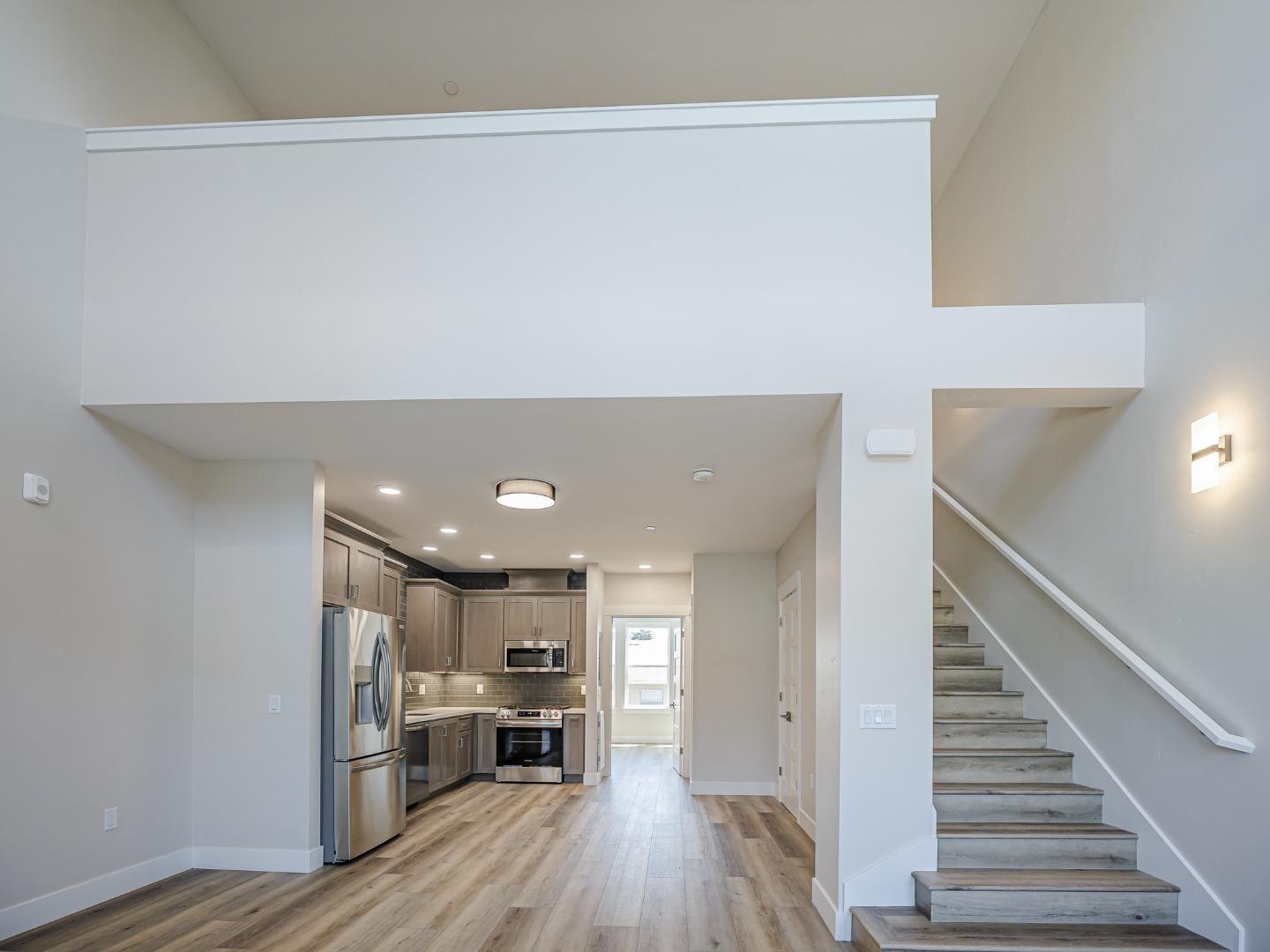 Detail Gallery Image 3 of 22 For 136 Aptos Village Way #2,  Aptos,  CA 95003 - 2 Beds | 2 Baths