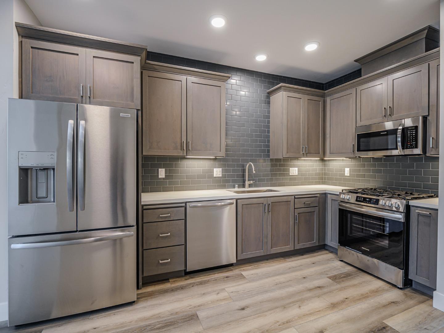 Detail Gallery Image 7 of 22 For 136 Aptos Village Way #2,  Aptos,  CA 95003 - 2 Beds | 2 Baths