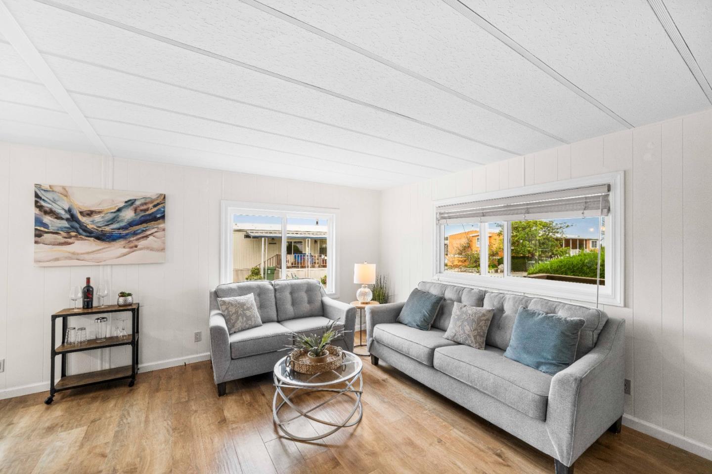 Detail Gallery Image 3 of 11 For 106 Ocean View #106,  Half Moon Bay,  CA 94019 - 2 Beds | 1/1 Baths