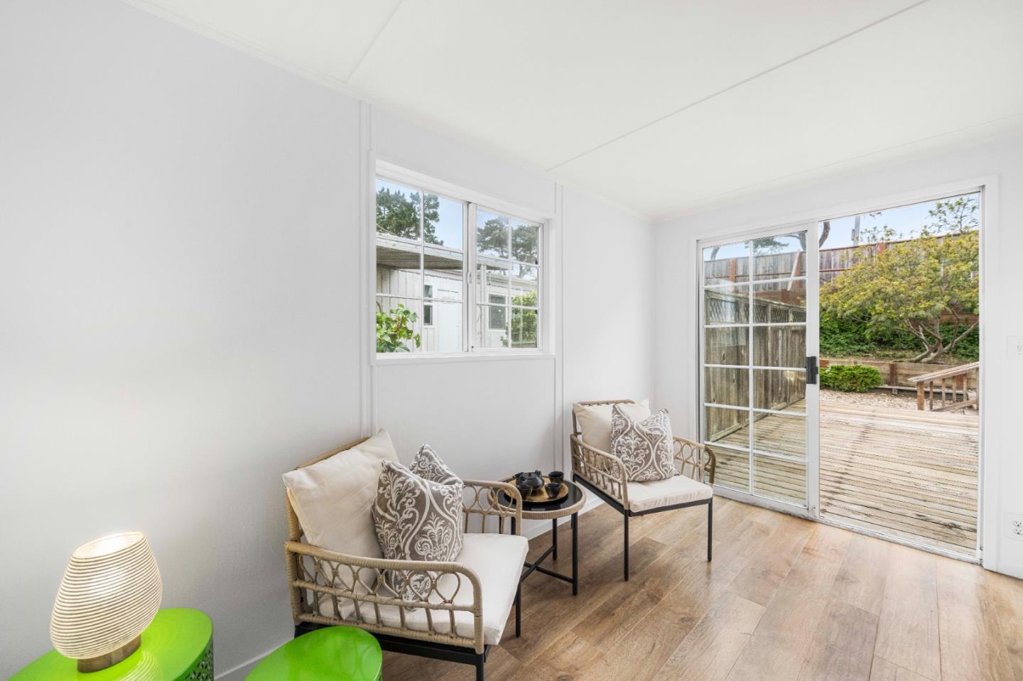 Detail Gallery Image 6 of 11 For 106 Ocean View #106,  Half Moon Bay,  CA 94019 - 2 Beds | 1/1 Baths