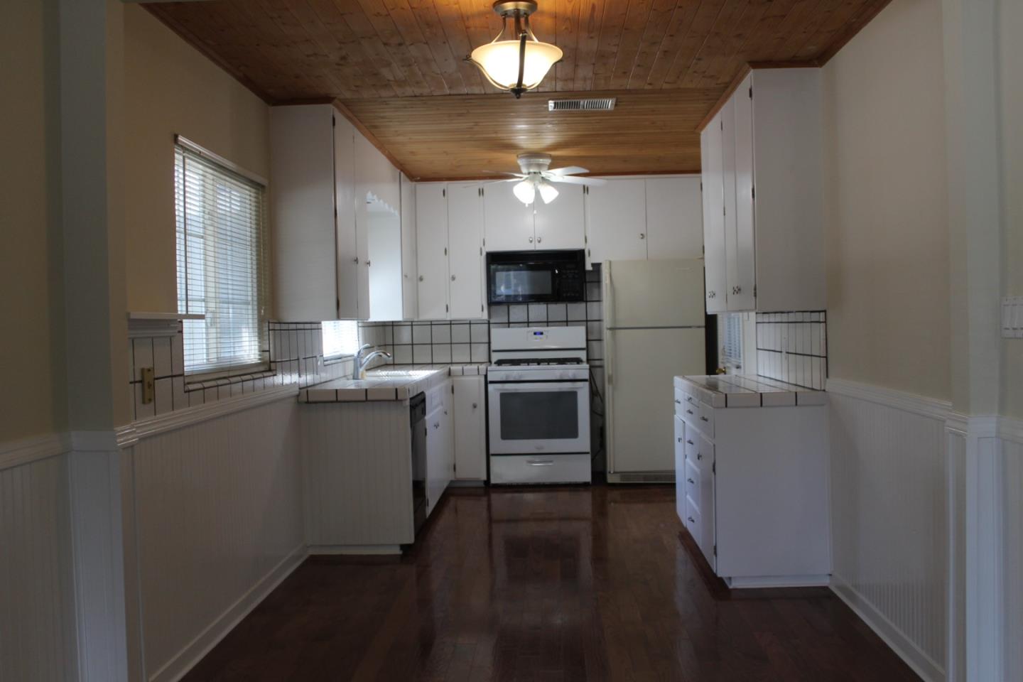 Detail Gallery Image 4 of 18 For 8171 Hanna St, Gilroy,  CA 95020 - 3 Beds | 1/1 Baths