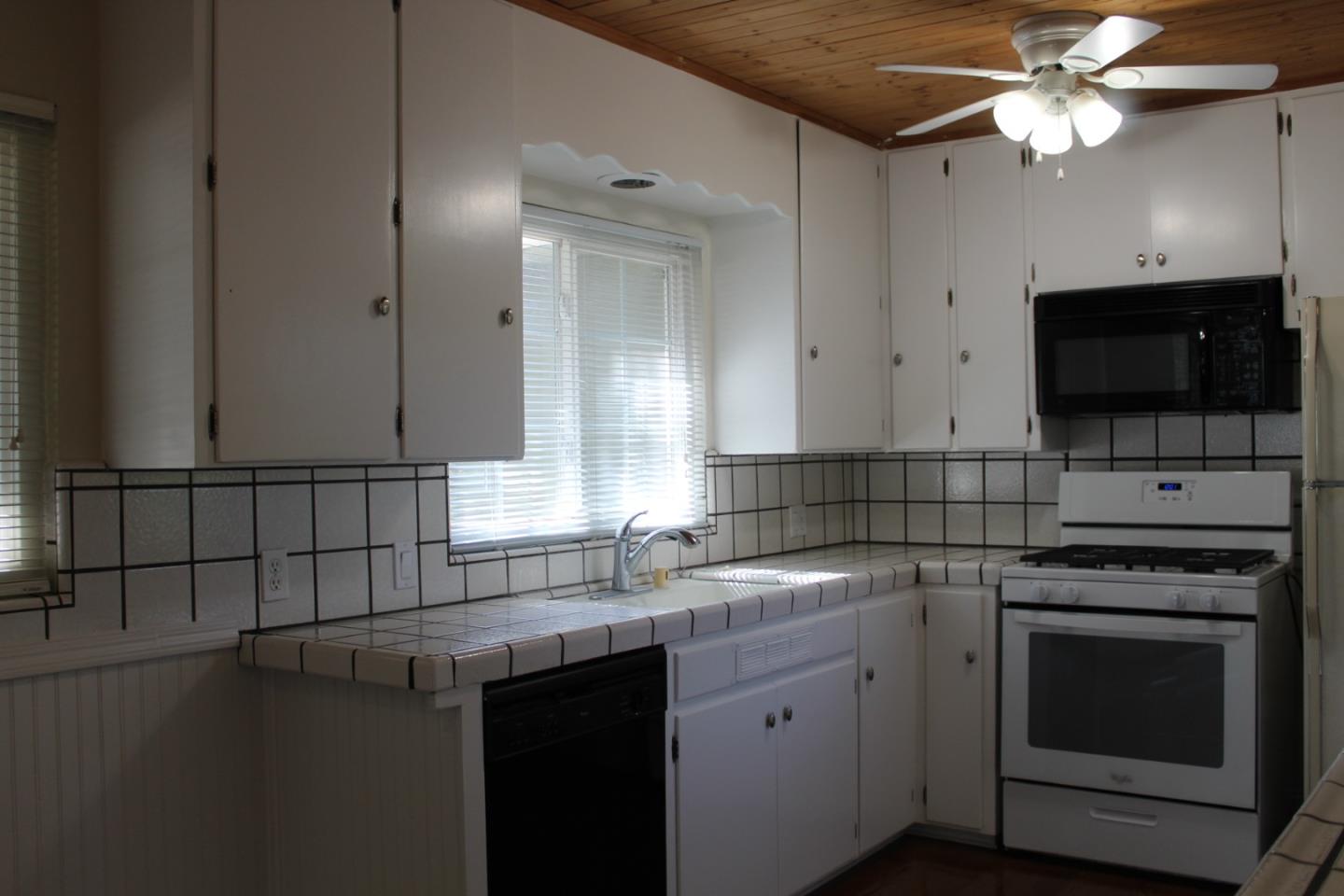 Detail Gallery Image 5 of 18 For 8171 Hanna St, Gilroy,  CA 95020 - 3 Beds | 1/1 Baths