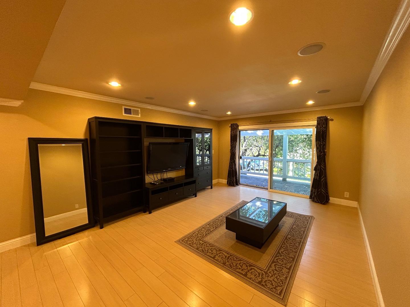 Detail Gallery Image 10 of 37 For 5399 Cribari Crst, San Jose,  CA 95135 - 2 Beds | 2 Baths