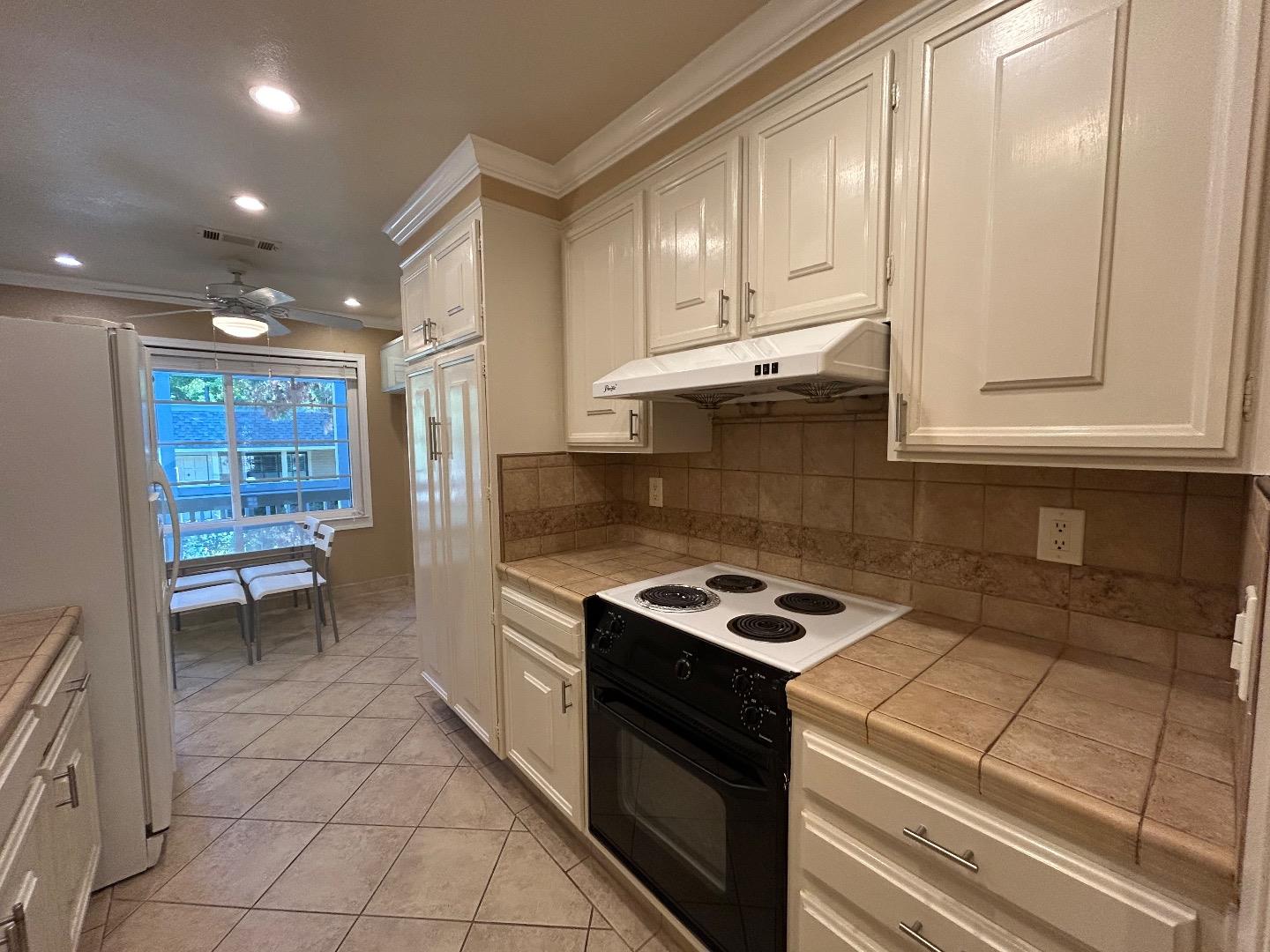 Detail Gallery Image 20 of 37 For 5399 Cribari Crst, San Jose,  CA 95135 - 2 Beds | 2 Baths