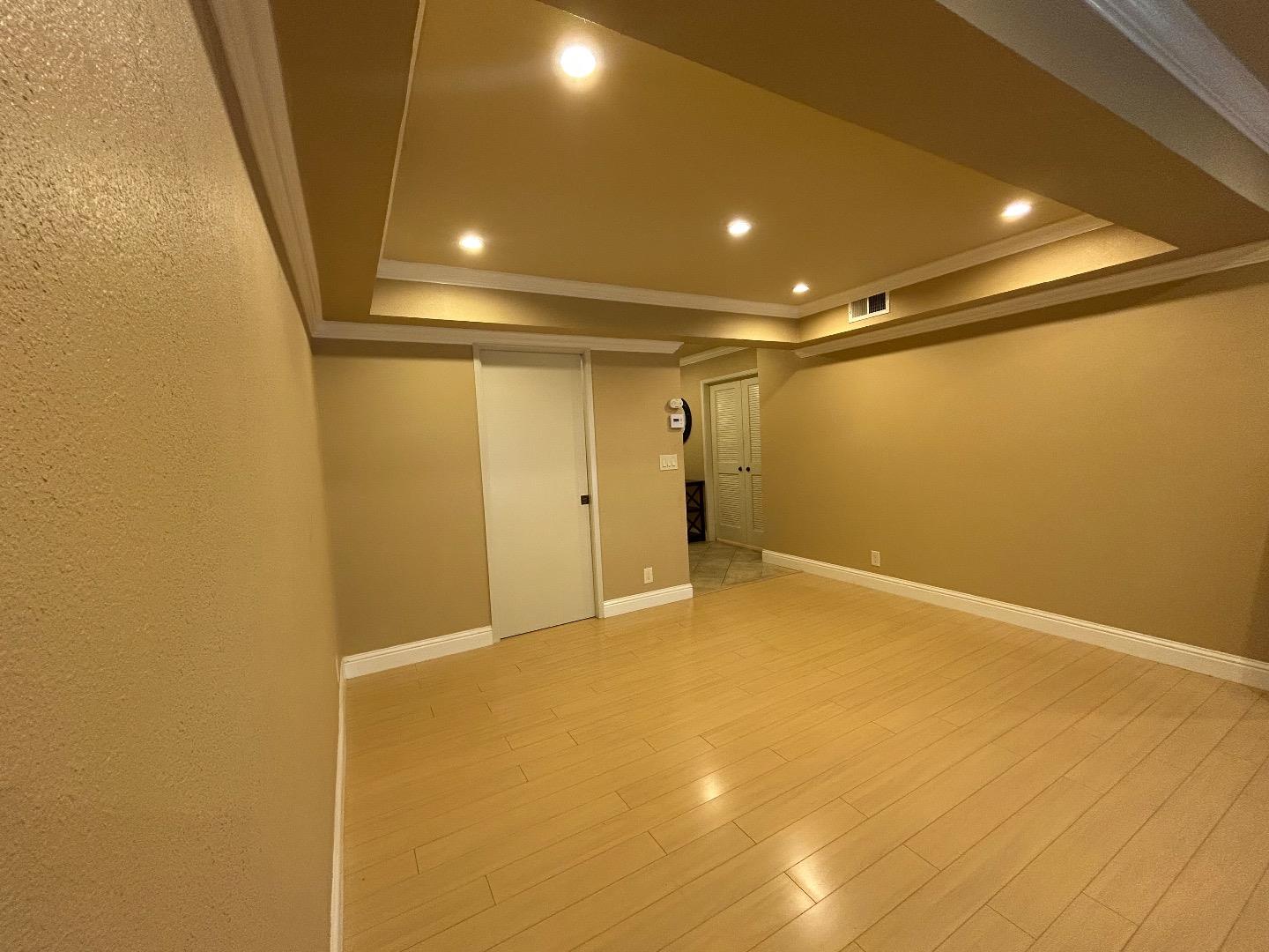 Detail Gallery Image 9 of 37 For 5399 Cribari Crst, San Jose,  CA 95135 - 2 Beds | 2 Baths