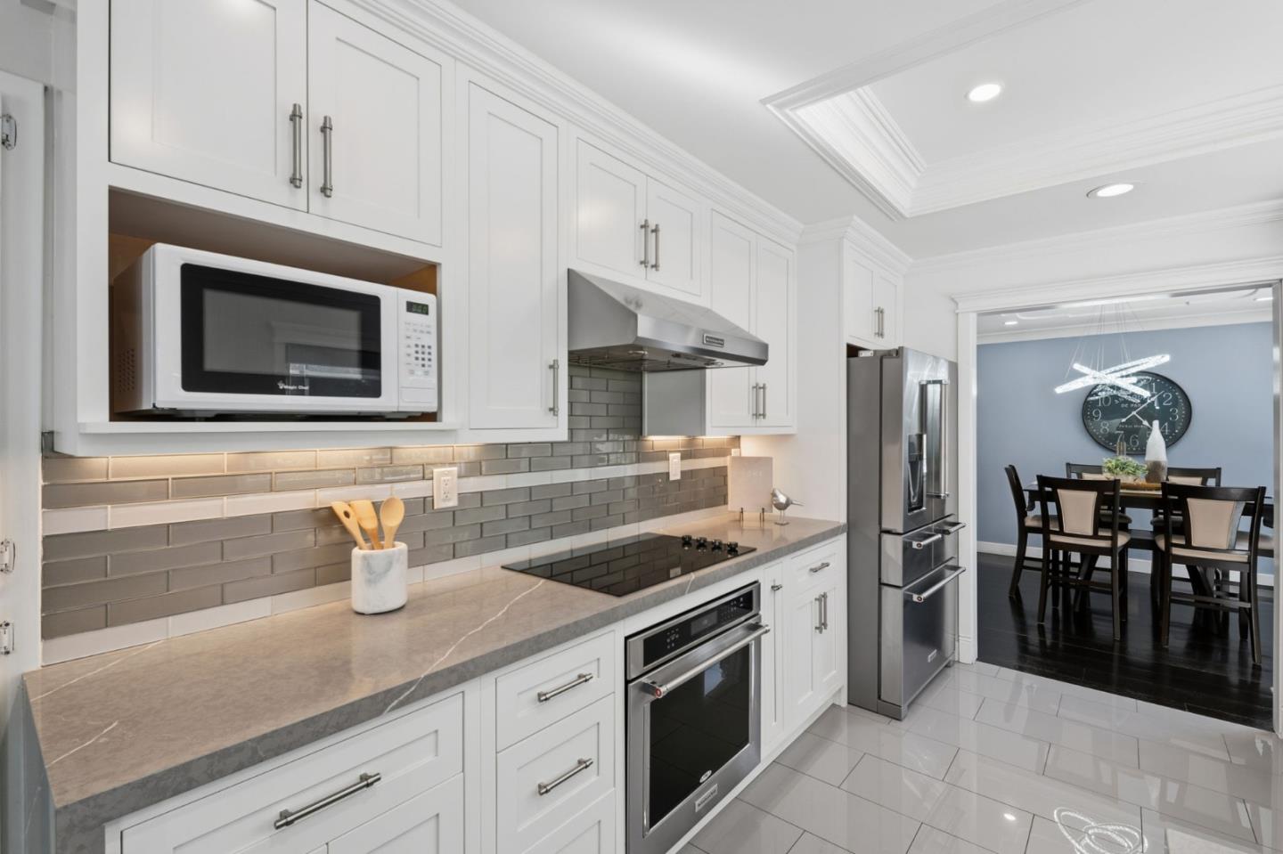 Detail Gallery Image 11 of 56 For 7035 Yorktown Dr, Gilroy,  CA 95020 - 5 Beds | 3 Baths