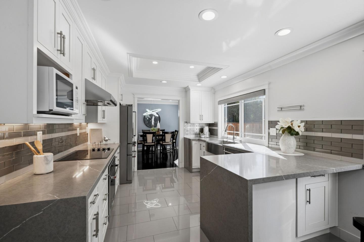 Detail Gallery Image 13 of 56 For 7035 Yorktown Dr, Gilroy,  CA 95020 - 5 Beds | 3 Baths