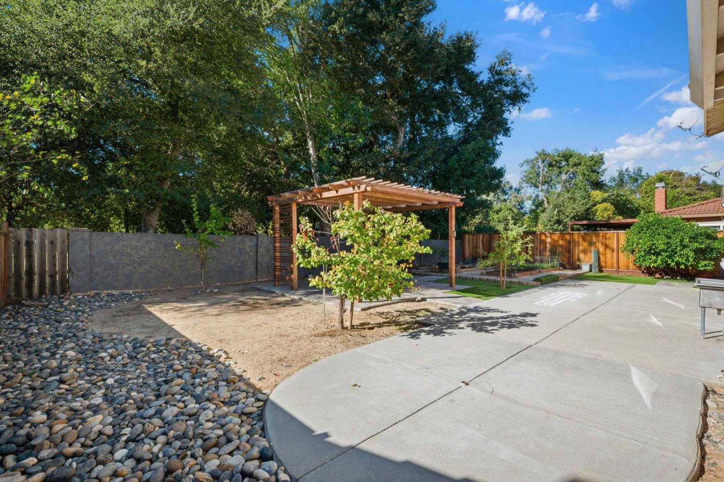 Detail Gallery Image 38 of 56 For 7035 Yorktown Dr, Gilroy,  CA 95020 - 5 Beds | 3 Baths