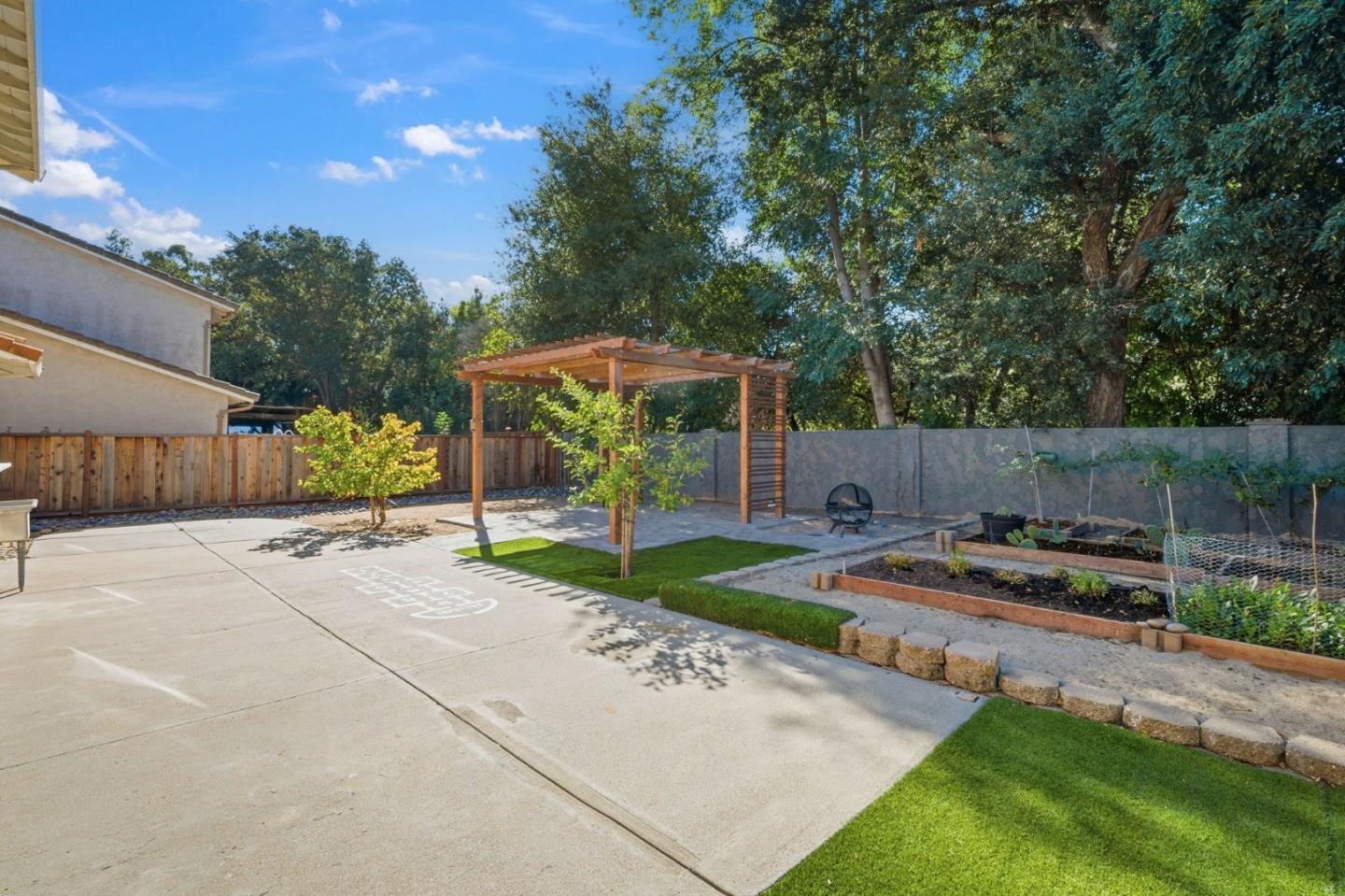 Detail Gallery Image 39 of 56 For 7035 Yorktown Dr, Gilroy,  CA 95020 - 5 Beds | 3 Baths