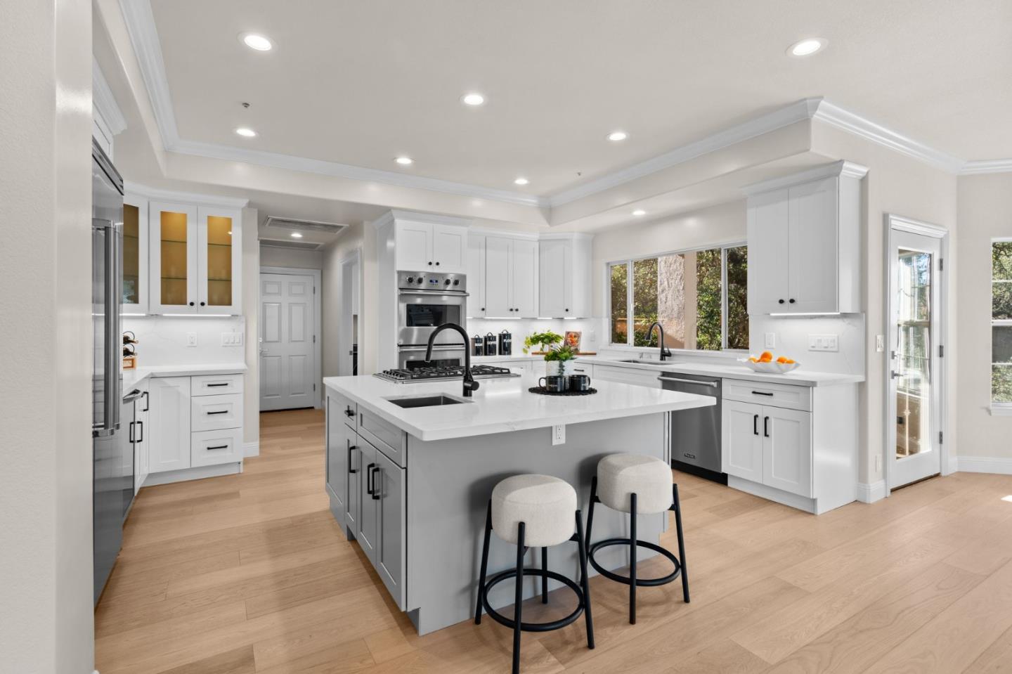 Detail Gallery Image 13 of 85 For 1205 Teresa Ln, Morgan Hill,  CA 95037 - 5 Beds | 3 Baths