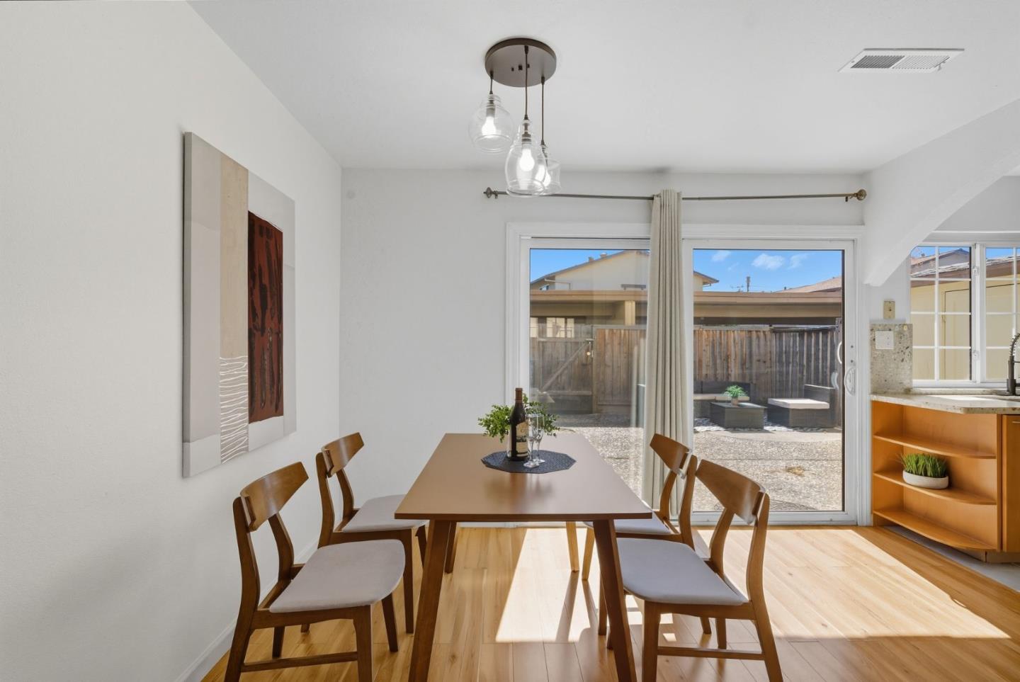 Detail Gallery Image 11 of 60 For 2421 Arf Ave, Hayward,  CA 94545 - 4 Beds | 2/1 Baths