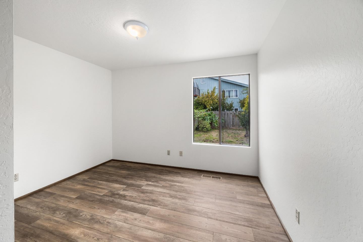 Detail Gallery Image 13 of 25 For 919 Paget Ave, Santa Cruz,  CA 95062 - 3 Beds | 2 Baths