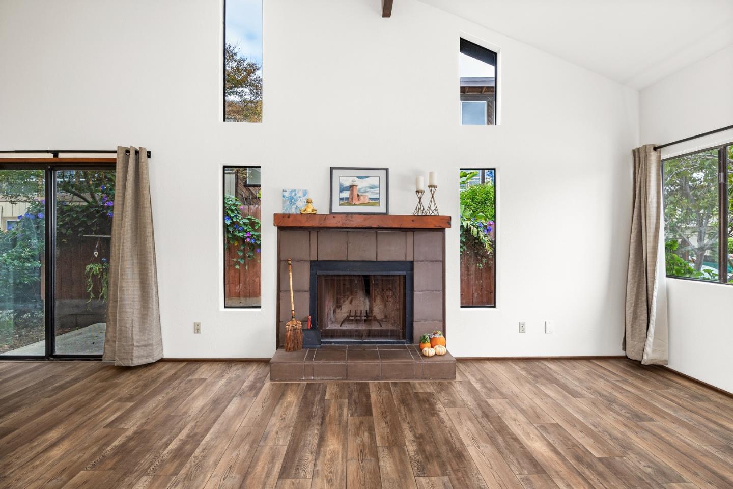 Detail Gallery Image 3 of 25 For 919 Paget Ave, Santa Cruz,  CA 95062 - 3 Beds | 2 Baths