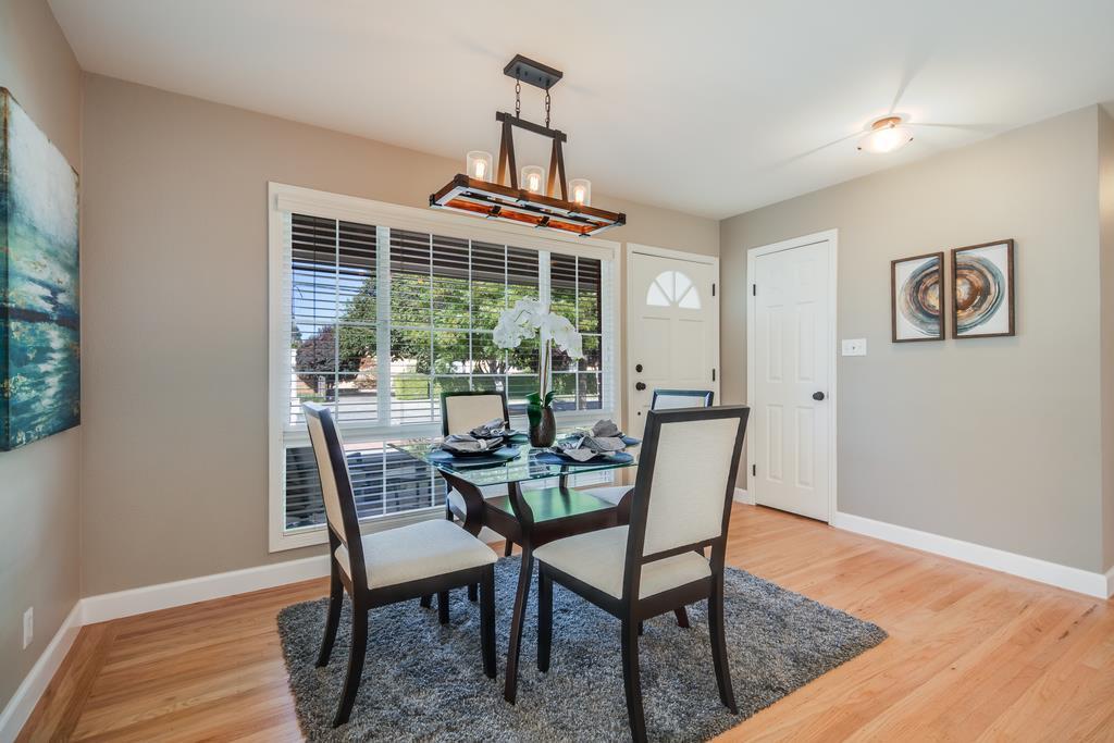 Detail Gallery Image 4 of 19 For 2461 Plummer Ave, San Jose,  CA 95125 - 3 Beds | 2 Baths