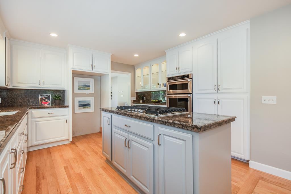 Detail Gallery Image 6 of 19 For 2461 Plummer Ave, San Jose,  CA 95125 - 3 Beds | 2 Baths