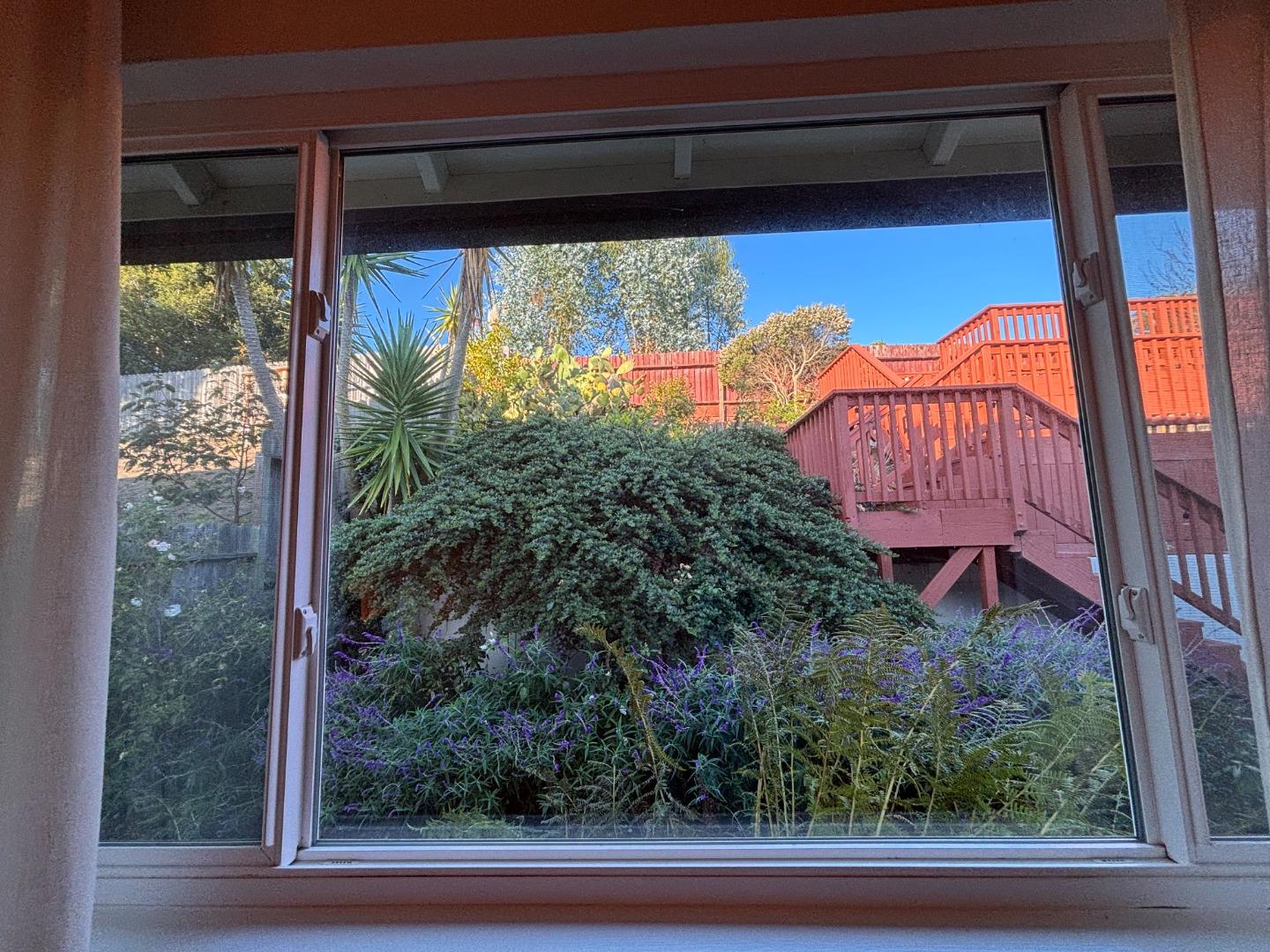 Detail Gallery Image 22 of 26 For 100 Harbour Dr, El Granada,  CA 94019 - 3 Beds | 2 Baths