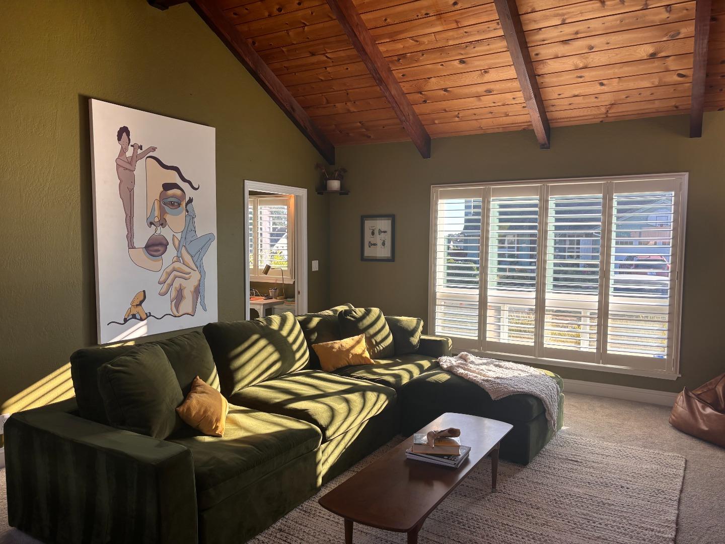 Detail Gallery Image 6 of 26 For 100 Harbour Dr, El Granada,  CA 94019 - 3 Beds | 2 Baths